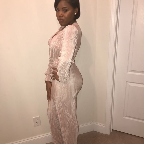 Soft pink jumpsuit - Picture 2 of 6